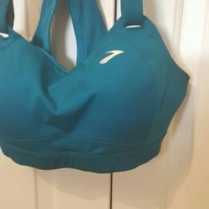 34D Brooks Juno High impact Sports Bra
